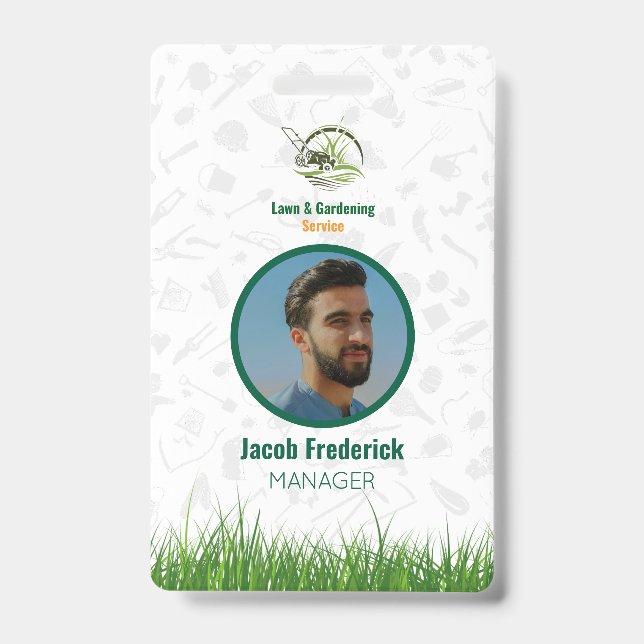 Crachá Professional White and Green Lawn Care (Frente)