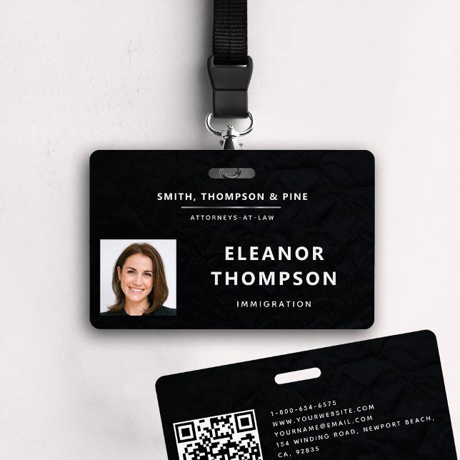 Crachá QR de Fotografia corporativa do Elegante preto (business corporate qr photo badge law firm attorney real estate manager paralegal black white)