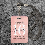 Crachá Rosa Dourado Doce 16 Aniversário VIP<br><div class="desc">Uma maneira inteligente de convidar seus convidados para sua doce festa de aniversário 16. Esses rosa personalizados convites para crachás de aprovação de 16 VIP, doces de ouro, têm certeza de impressionar seus convidados. Design apresenta um design de folha rosa dourada falso com uma letra moderna escrita manual. Personalize facilmente...</div>