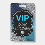 Crachá Teal Smermaid Letters Silver Glitter Birthday VIP<br><div class="desc">O item Chic Birthday apresenta um lindo azul lacrimejante e letras maiúsculas e minúsculas de fundo com brilho prateado e um coração de diamante.</div>