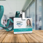 Crachá Teto com logotipo e foto para o ID do funcionário<br><div class="desc">Crachá de ID de funcionário horizontal personalizado com foto e logotipo,  nome e título,  número de crachá e data de validade. Adicione o nome e o título em branco no chalé.</div>