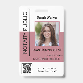 Crachá Tinham cor-de-rosa empoeirado o trabalhador da fun