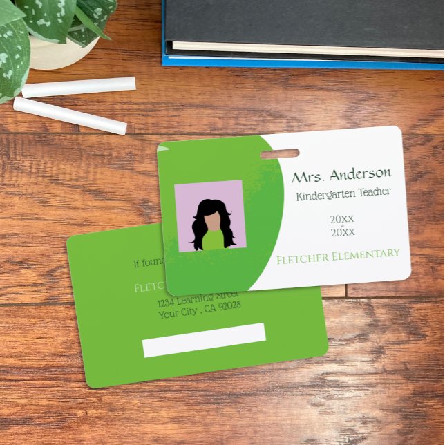 Crachá White ID do Professor de Apple Verde Horizo (Horizontal white and green apple teacher photo ID badge .)