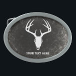 Crânio feito sob encomenda da caça dos cervos<br><div class="desc">Cervos que caçam a fivela de cinto temático - crânio dos cervos com antlers enormes - gráfico de vetor que você pode personalizar com seu próprio texto. Esta seria a fivela de cinto final da caça dos cervos para o caçador ávido dos cervos ou curvaria o caçador!</div>
