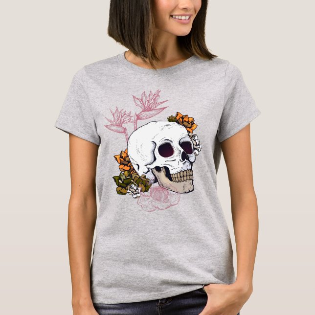 Crânio sombrio com Strelitzia flores T-Shirt (Frente)