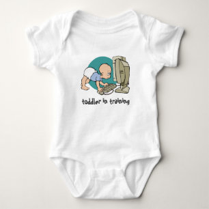 criança do geek em treinar a camisa de t ou