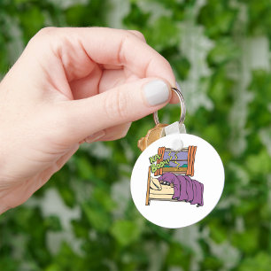 Criança Escondendo-Se Na Chaveiro Da Cama