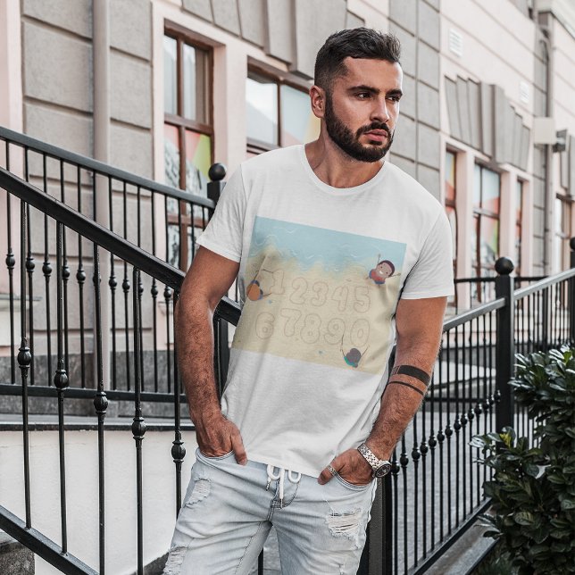 Crianças Escrevendo números na camisa de areia (Criador carregado)