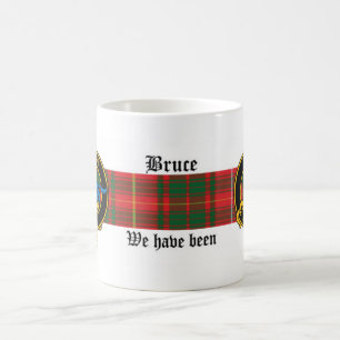 Crista de Bruce e caneca escocesas do Tartan
