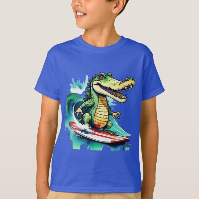Crocodilo engraçado surfando T-Shirt (Frente)