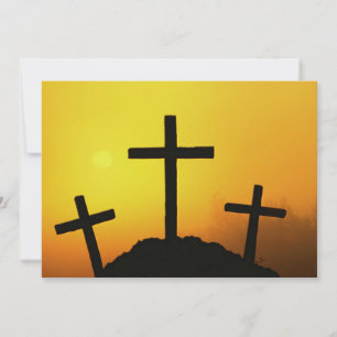 Cruz de madeira áspera velha no monte do calvári