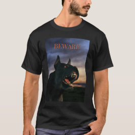 Cuidado. Camiseta do cão preto grande