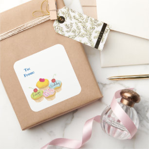 Cupcakes Felizes de Aniversário com Etiquetas de P