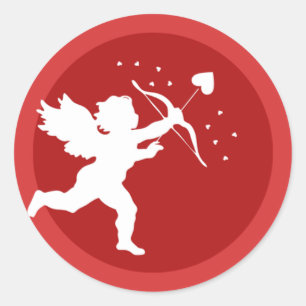 Cupido bonito com o adesivo do Namorados redondo d