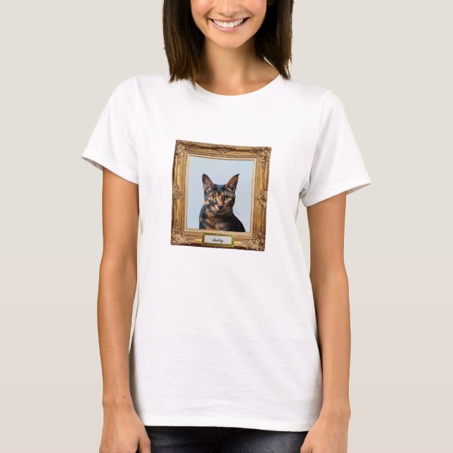Custom Pet Portrait T-shirt – Your Cat in a Frame (Frente)