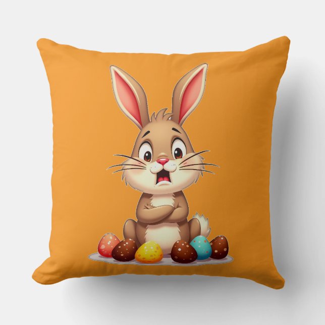 Cute Easter Bunny Sitting with Chocolate almofada (Frente)