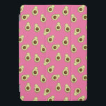 Cute Kawaii sorrindo Avocado Padrão<br><div class="desc">Capa de ipad padrão de abacate adorável apresenta um padrão alover de abacates sorridentes e piscando no estilo kawaii em um fundo rosa vibrante. Um design bonito que é perfeito para amantes do abacate ou fãs do kawaii!</div>