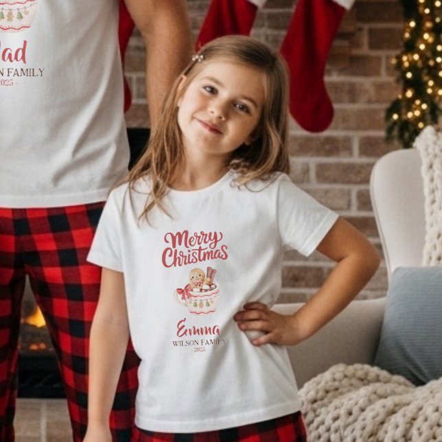 Cute Personalized “Merry Christmas” Family T-Shirt (Criador carregado)