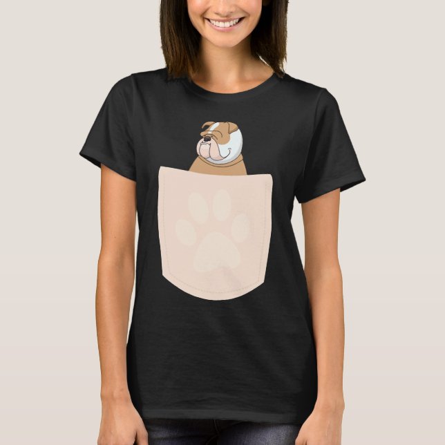 Cute Pug in Pocket Essential T-Shirt 939 (Frente)