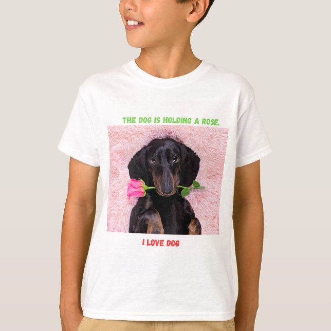 Cute Puppy com T-Shirt de Rosas (Frente)