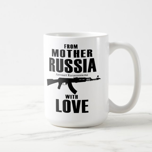 Da mãe Rússia com a caneca do amor AK (Direita)