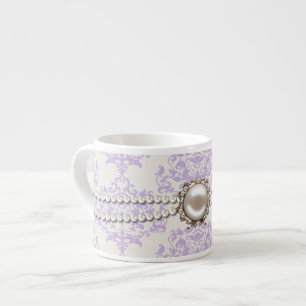 Damasco elegante da lavanda com a caneca do café