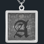 Damask Monograma Casado Data Aniversário Colar<br><div class="desc">Colares de Festa de casamento de Manutenção de Casamento - para alterar a cor de fundo - clique em personalizar - clique em editar - escolha a última ferramenta no menu suspenso e escolha entre uma das cores mostradas ou digite o código hexadecimal de rgb para sua cor de casamento...</div>