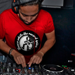 Dançar enquanto o registro gira t-shirt retro gráf