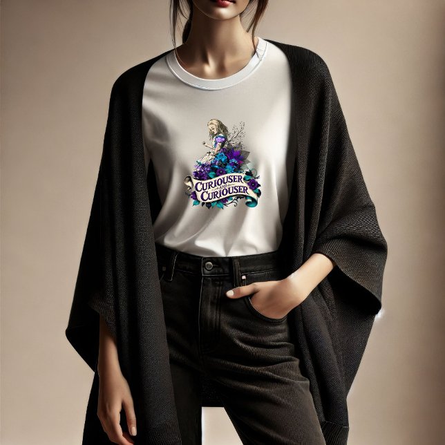 Dark Alice Curiouser and Curiouser T-Shirt (Criador carregado)