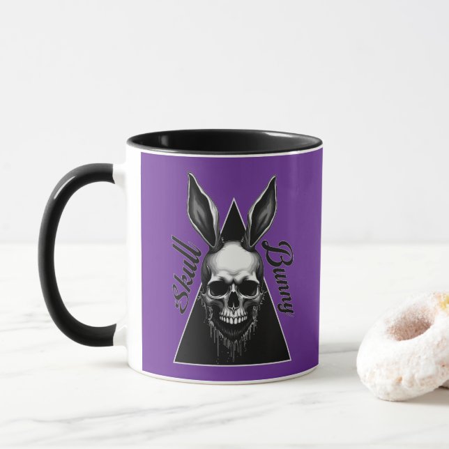 Dark Bunny – Gothic Easter Art - caneca (Com Donut)