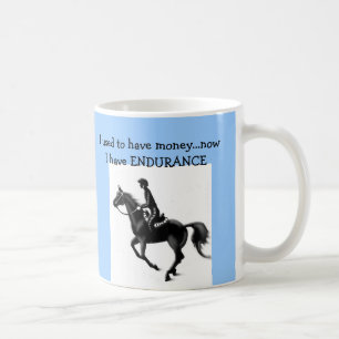 De Café A caneca do cavaleiro da resistência