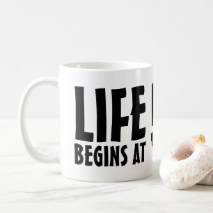 De Café A vida começa com 50 engraçadas caneca da 50ª F