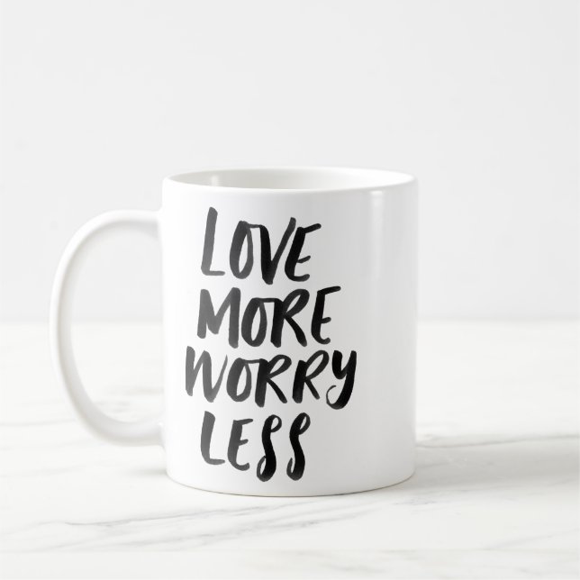 De Café Ame mais, se preocupe menos, caneca inspiradora (Esquerda)
