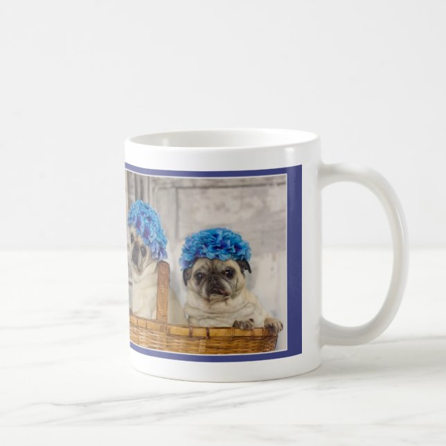 De Café As irmãs escutam com sua caneca do Pug dos (Direita)
