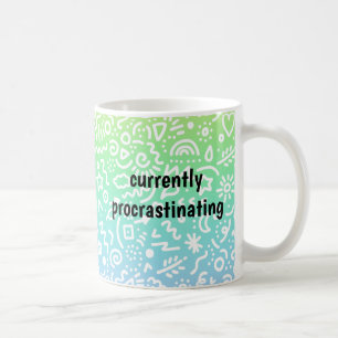 De Café Atualmente Procrastinante - Engraçada Caneca