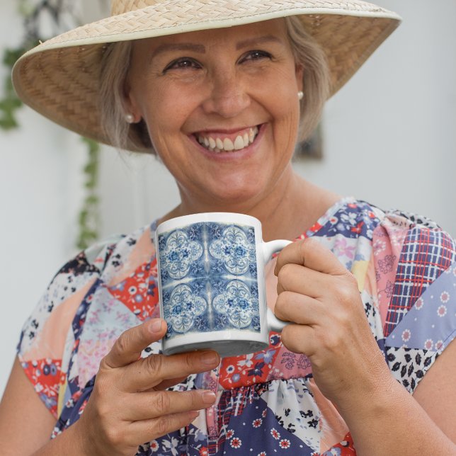 De Café Azulejo Antigo em Caneca Azul Delft (Criador carregado)