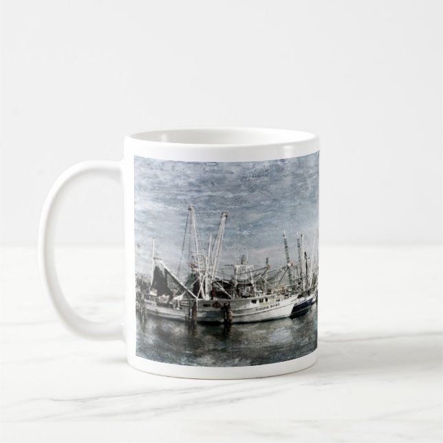 De Café Barcos do camarão na caneca cristã do porto da (Esquerda)