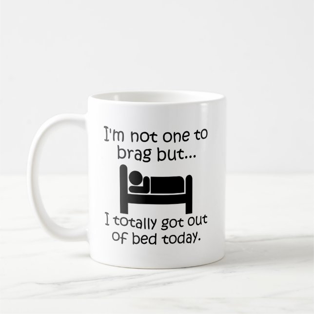 De Café Brag fora da caneca engraçada da cama (Esquerda)