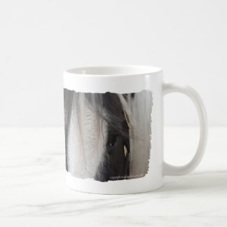De Café caneca aciganada do ouro