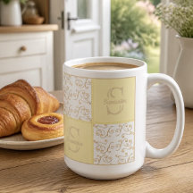 Caneca Amarela com Nome e Monograma
