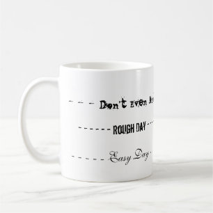 De Café Caneca áspera do dia