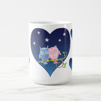 De Café Caneca bonita do casal das corujas