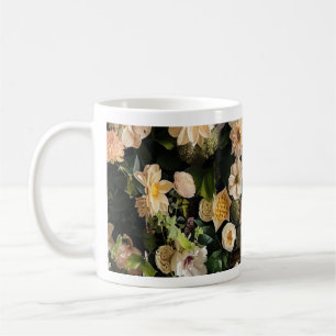 De Café Caneca com Elegante Padrão Floral Estética Neutr