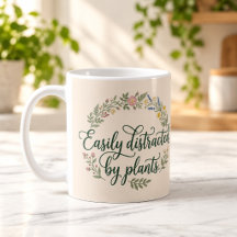 Caneca com Letra Floral Facilmente Distraído por P