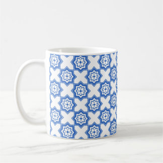 De Café Caneca com teste padrão português dos azulejos -
