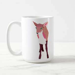 De Café Caneca cor-de-rosa da jovem corça