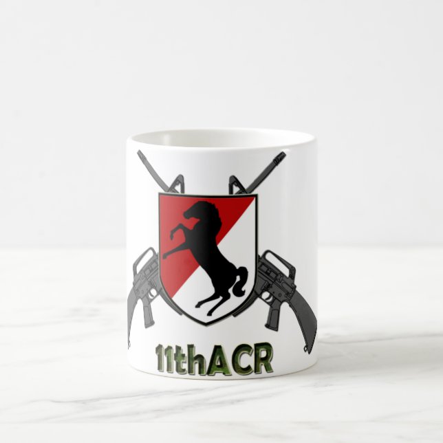 De Café caneca cruzada 11thacr dos rifles (Centro)