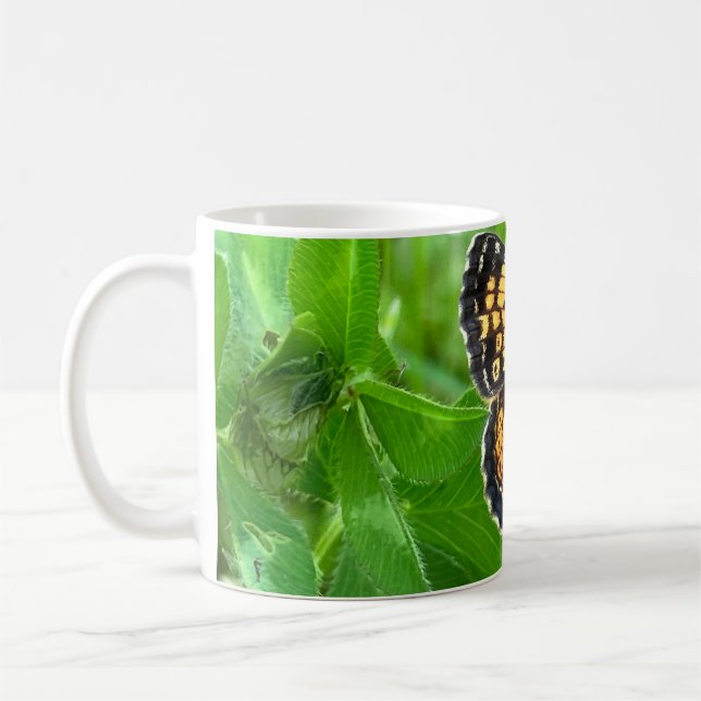 De Café caneca da borboleta Pearl Crescent ©️dh26 (Esquerda)