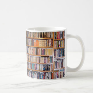 De Café Caneca da estante