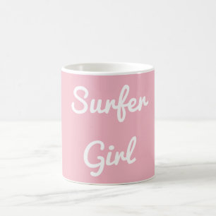 De Café Caneca da menina do surfista